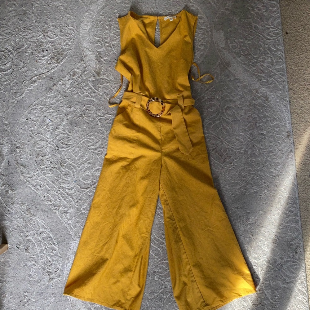 Monteau Los Angeles size medium jumpsuit with leopard style belt